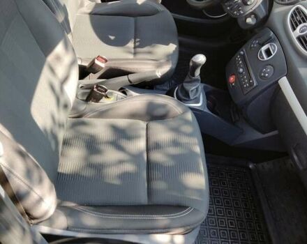 Черный Рено Клио, объемом двигателя 1.2 л и пробегом 208 тыс. км за 5000 $, фото 13 на Automoto.ua