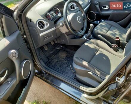 Черный Рено Клио, объемом двигателя 1.2 л и пробегом 208 тыс. км за 5000 $, фото 11 на Automoto.ua