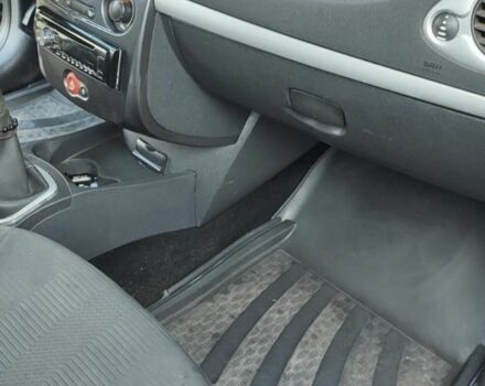 Черный Рено Клио, объемом двигателя 0 л и пробегом 314 тыс. км за 6000 $, фото 2 на Automoto.ua