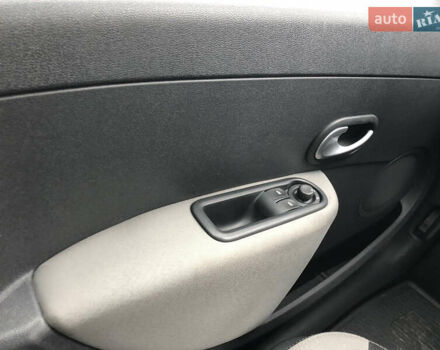 Черный Рено Клио, объемом двигателя 1.2 л и пробегом 109 тыс. км за 5800 $, фото 30 на Automoto.ua