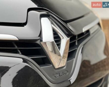 Черный Рено Клио, объемом двигателя 1.2 л и пробегом 217 тыс. км за 8800 $, фото 24 на Automoto.ua