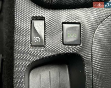 Чорний Рено Кліо, об'ємом двигуна 1.2 л та пробігом 217 тис. км за 8800 $, фото 17 на Automoto.ua