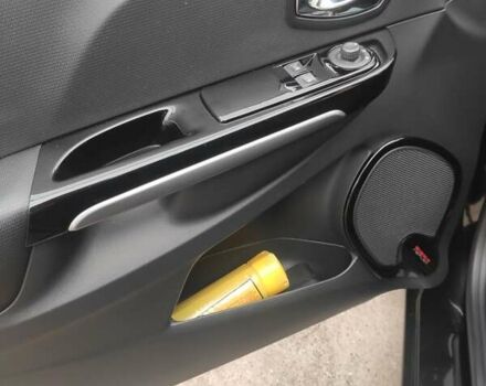 Черный Рено Клио, объемом двигателя 1.5 л и пробегом 247 тыс. км за 7500 $, фото 16 на Automoto.ua