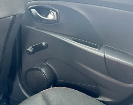 Черный Рено Клио, объемом двигателя 1.5 л и пробегом 274 тыс. км за 7300 $, фото 21 на Automoto.ua