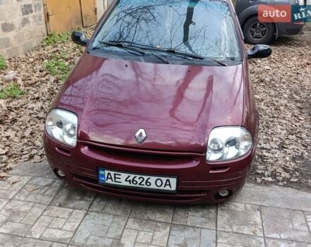 Черный Рено Клио, объемом двигателя 1.4 л и пробегом 321 тыс. км за 3000 $, фото 1 на Automoto.ua