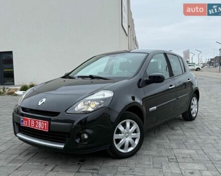 Черный Рено Клио, объемом двигателя 1.6 л и пробегом 115 тыс. км за 7600 $, фото 1 на Automoto.ua