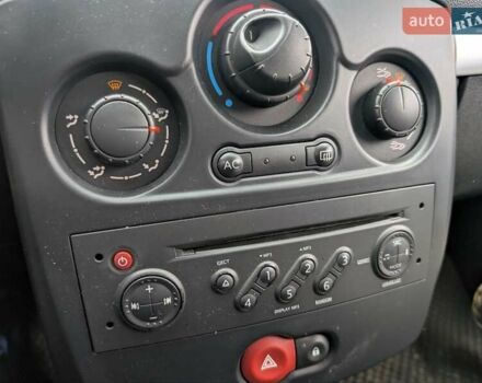 Коричневый Рено Клио, объемом двигателя 1.15 л и пробегом 179 тыс. км за 3999 $, фото 7 на Automoto.ua