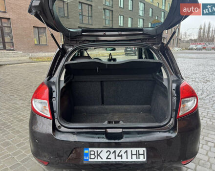 Коричневый Рено Клио, объемом двигателя 1.6 л и пробегом 147 тыс. км за 5300 $, фото 27 на Automoto.ua