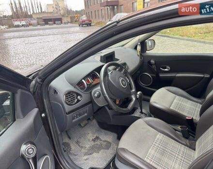 Коричневый Рено Клио, объемом двигателя 1.6 л и пробегом 147 тыс. км за 5300 $, фото 10 на Automoto.ua