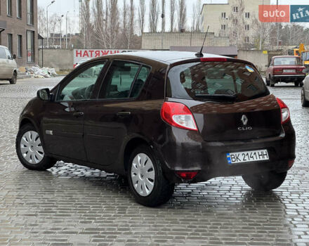 Коричневый Рено Клио, объемом двигателя 1.6 л и пробегом 147 тыс. км за 5300 $, фото 5 на Automoto.ua