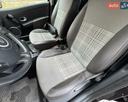 Коричневый Рено Клио, объемом двигателя 1.6 л и пробегом 147 тыс. км за 5300 $, фото 26 на Automoto.ua