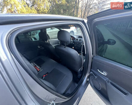 Коричневый Рено Клио, объемом двигателя 1.5 л и пробегом 279 тыс. км за 4950 $, фото 4 на Automoto.ua