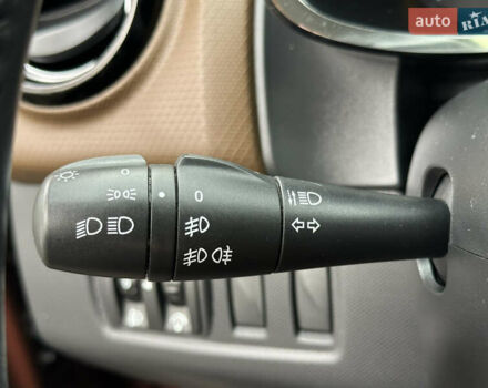 Коричневый Рено Клио, объемом двигателя 1.2 л и пробегом 146 тыс. км за 7699 $, фото 69 на Automoto.ua