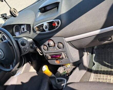 Коричневый Рено Клио, объемом двигателя 1 л и пробегом 236 тыс. км за 4400 $, фото 3 на Automoto.ua