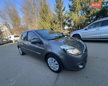 Коричневый Рено Клио, объемом двигателя 1.5 л и пробегом 279 тыс. км за 4950 $, фото 1 на Automoto.ua