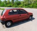 Красный Рено Клио, объемом двигателя 1 л и пробегом 230 тыс. км за 400 $, фото 1 на Automoto.ua