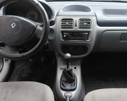 Рено Клио 2002 в Сторожинце на Automoto.ua Красный Рено Клио, объемом двигателя 1.4 л и пробегом 250 тыс. км за 3000 $, фото 2 на Automoto.ua