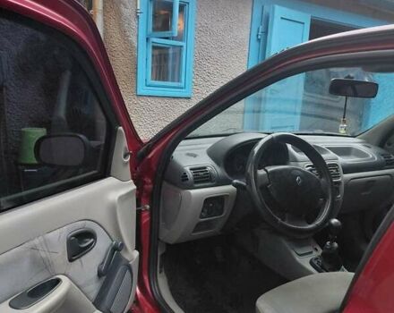 Рено Клио 2002 в Сторожинце на Automoto.ua Красный Рено Клио, объемом двигателя 1.4 л и пробегом 250 тыс. км за 3000 $, фото 5 на Automoto.ua