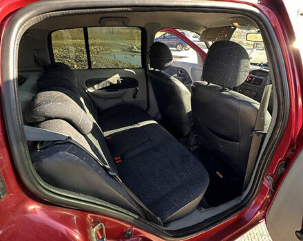 Червоний Рено Кліо, об'ємом двигуна 1.39 л та пробігом 141 тис. км за 3650 $, фото 8 на Automoto.ua