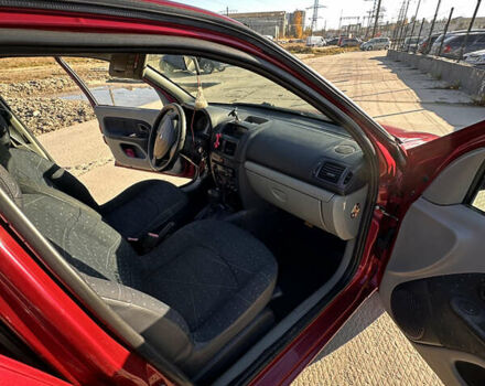 Червоний Рено Кліо, об'ємом двигуна 1.39 л та пробігом 141 тис. км за 3650 $, фото 13 на Automoto.ua