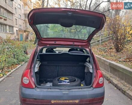 Красный Рено Клио, объемом двигателя 1.39 л и пробегом 997 тыс. км за 3800 $, фото 6 на Automoto.ua