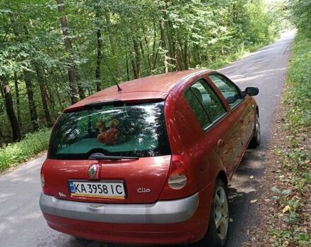 Красный Рено Клио, объемом двигателя 1.2 л и пробегом 142 тыс. км за 3700 $, фото 4 на Automoto.ua