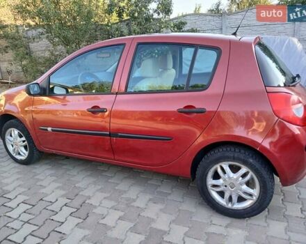 Красный Рено Клио, объемом двигателя 1.15 л и пробегом 190 тыс. км за 3800 $, фото 8 на Automoto.ua