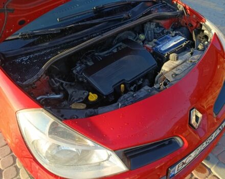 Красный Рено Клио, объемом двигателя 1.1 л и пробегом 235 тыс. км за 3500 $, фото 4 на Automoto.ua