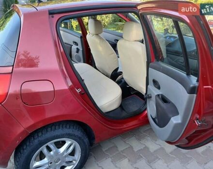 Красный Рено Клио, объемом двигателя 1.15 л и пробегом 190 тыс. км за 3800 $, фото 4 на Automoto.ua