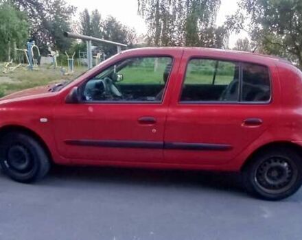 Красный Рено Клио, объемом двигателя 1.1 л и пробегом 140 тыс. км за 4500 $, фото 3 на Automoto.ua