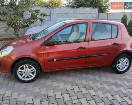 Красный Рено Клио, объемом двигателя 1.15 л и пробегом 190 тыс. км за 3800 $, фото 2 на Automoto.ua