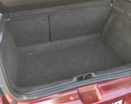 Рено Клио 2006 в Николаеве на Automoto.ua Красный Рено Клио, объемом двигателя 1.6 л и пробегом 151 тыс. км за 4500 $, фото 3 на Automoto.ua