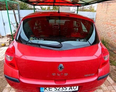 Рено Клио 2006 в Никополе на Automoto.ua Красный Рено Клио, объемом двигателя 1.6 л и пробегом 190 тыс. км за 5200 $, фото 6 на Automoto.ua