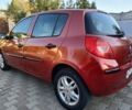 Красный Рено Клио, объемом двигателя 1.1 л и пробегом 190 тыс. км за 3800 $, фото 4 на Automoto.ua