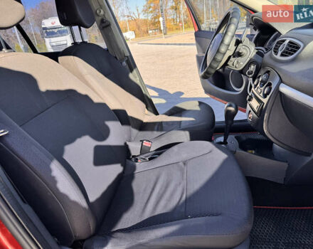 Рено Клио 2007 в Виннице на Automoto.ua Красный Рено Клио, объемом двигателя 1.6 л и пробегом 212 тыс. км за 4999 $, фото 11 на Automoto.ua