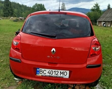 Красный Рено Клио, объемом двигателя 1.2 л и пробегом 150 тыс. км за 4500 $, фото 4 на Automoto.ua