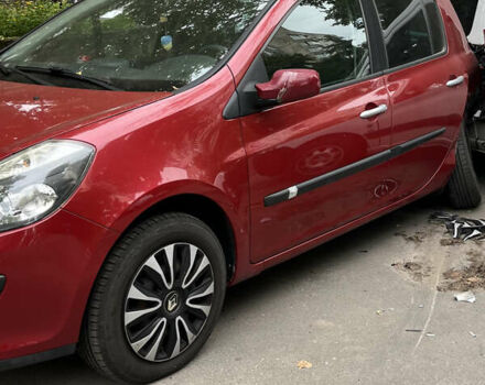Красный Рено Клио, объемом двигателя 1.15 л и пробегом 92 тыс. км за 2000 $, фото 2 на Automoto.ua