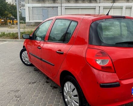 Червоний Рено Кліо, об'ємом двигуна 1.1 л та пробігом 300 тис. км за 3300 $, фото 2 на Automoto.ua