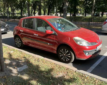 Красный Рено Клио, объемом двигателя 1.15 л и пробегом 92 тыс. км за 2000 $, фото 1 на Automoto.ua
