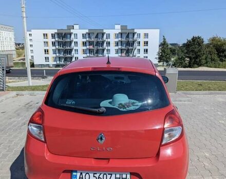 Красный Рено Клио, объемом двигателя 1.15 л и пробегом 120 тыс. км за 4000 $, фото 2 на Automoto.ua