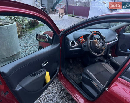 Красный Рено Клио, объемом двигателя 1.2 л и пробегом 221 тыс. км за 4500 $, фото 12 на Automoto.ua
