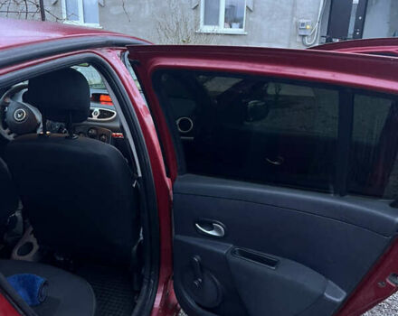 Красный Рено Клио, объемом двигателя 1.2 л и пробегом 221 тыс. км за 4500 $, фото 10 на Automoto.ua