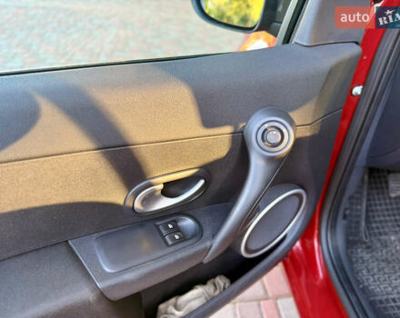 Красный Рено Клио, объемом двигателя 1.2 л и пробегом 209 тыс. км за 6900 $, фото 37 на Automoto.ua