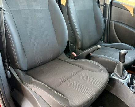 Красный Рено Клио, объемом двигателя 1.2 л и пробегом 209 тыс. км за 6900 $, фото 28 на Automoto.ua