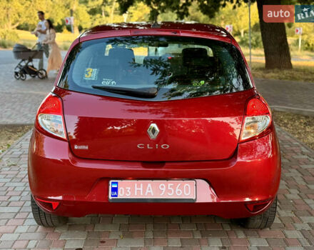 Красный Рено Клио, объемом двигателя 1.2 л и пробегом 209 тыс. км за 6900 $, фото 17 на Automoto.ua