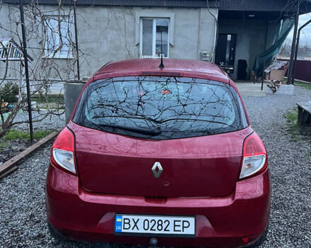 Красный Рено Клио, объемом двигателя 1.2 л и пробегом 221 тыс. км за 4500 $, фото 3 на Automoto.ua