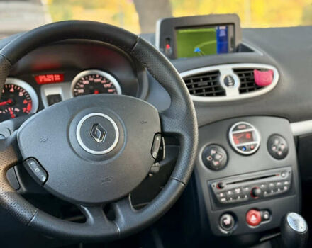 Красный Рено Клио, объемом двигателя 1.2 л и пробегом 209 тыс. км за 6900 $, фото 41 на Automoto.ua