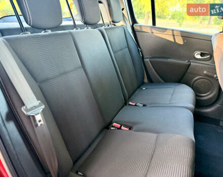 Красный Рено Клио, объемом двигателя 1.2 л и пробегом 209 тыс. км за 6900 $, фото 24 на Automoto.ua