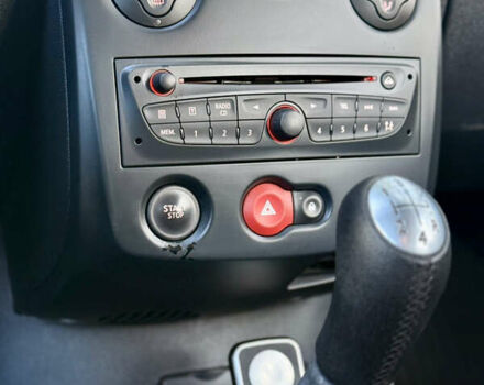 Красный Рено Клио, объемом двигателя 1.2 л и пробегом 209 тыс. км за 6900 $, фото 46 на Automoto.ua