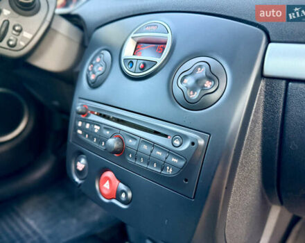 Красный Рено Клио, объемом двигателя 1.2 л и пробегом 209 тыс. км за 6900 $, фото 32 на Automoto.ua